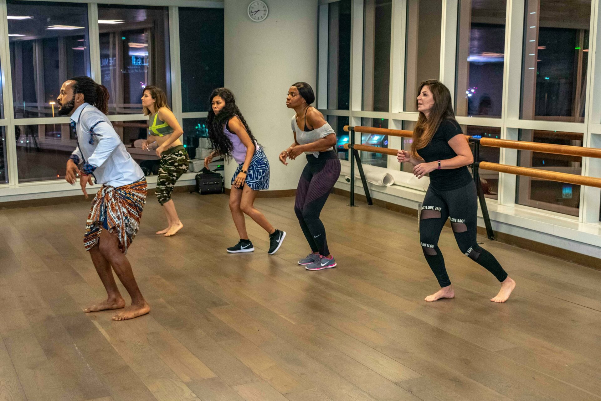 Cours de danse Zumba cardio en groupe à la Valette-du-Var Cours de Pilates-Yoga à Toulon