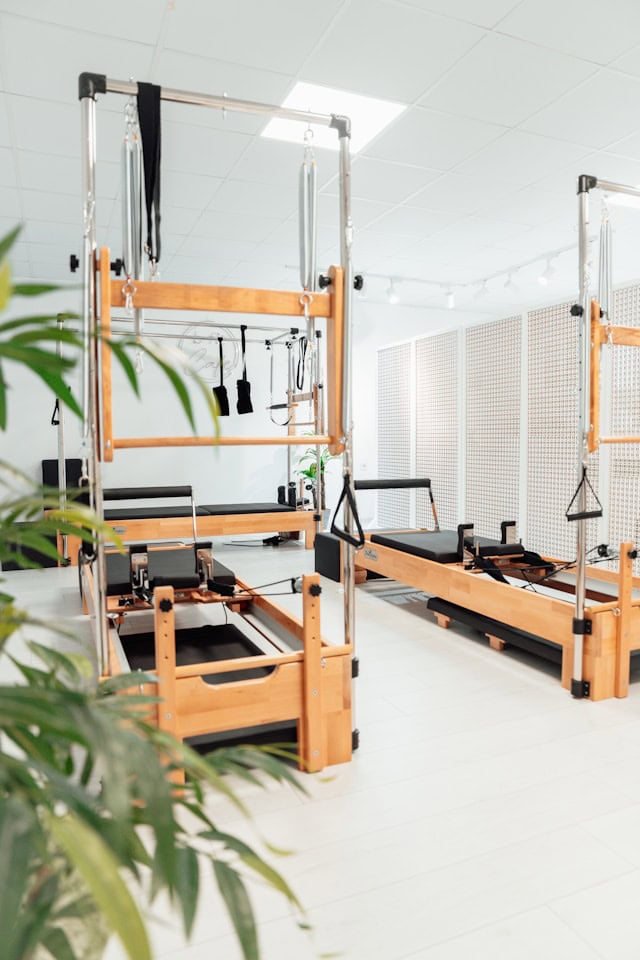 Reformer Pilates à Toulon, cours solo ou duo au Studio Mouves Life Reformer Pilates à Toulon, cours solo ou duo au Studio Mouves Life